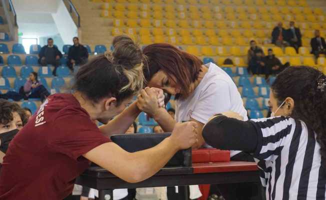 Edirne, ’Üniversitelerarası Bilek Güreşi’ yarışmasına ev sahipliği yapıyor