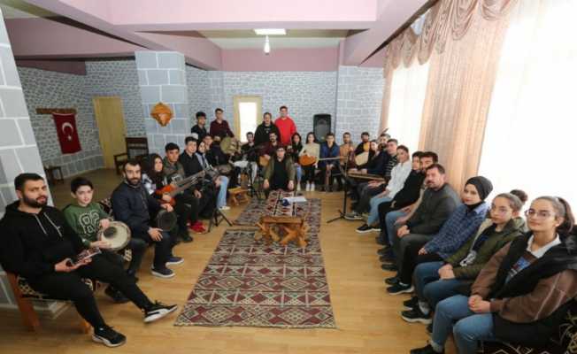 Elazığ Belediyesinden çocuk ve gençlere müzik eğitimi