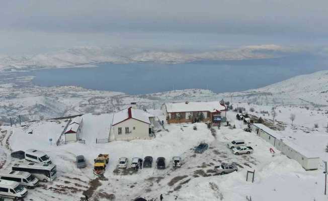 Elazığ Hazarbaba Kayak Merkezinde sezon uzatıldı