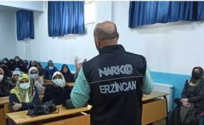 "En İyi Narkotik Polisi: Anne" projesi Erzincan’da faaliyetlere devam ediyor