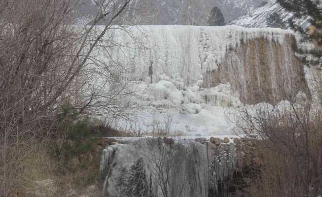 Erzincan’da kar yerini soğuk havaya bıraktı