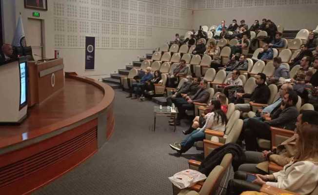 Erzurum Tabip Odası’nın düzenlediği konferansta doktor sorunları ele alındı
