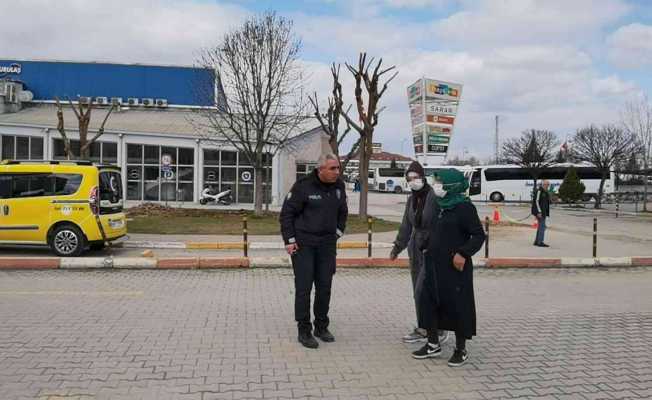 Evine giren hırsızları dedektif gibi takip etti