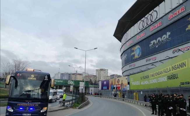 Fenerbahçe kafilesi stada geldi
