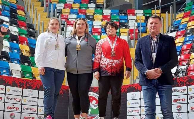 GAÜN’lü öğrenciler atletizm şampiyonasına damga vurdu