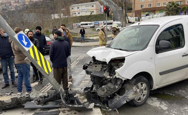 Gaziosmanpaşa’da kırmızı ışık ihlali kazaya sebep oldu