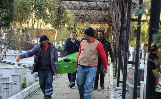 Genç adam mezarlıkta ölü bulundu