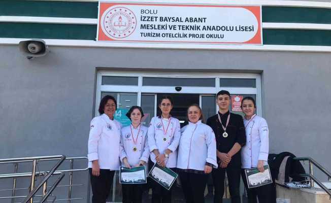 Genç aşçı adayları Eskişehir’e ikinci olarak döndü