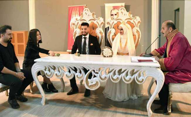 Genç çiftin nikahını Belediye Başkanı Hasan Doğru kıydı