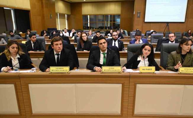Gençler siyaset provasını mecliste yaptı