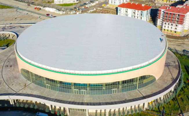 Giresun’da Çotanak Spor Kompleksi Olimpik Yüzme Havuzu hizmete açıldı