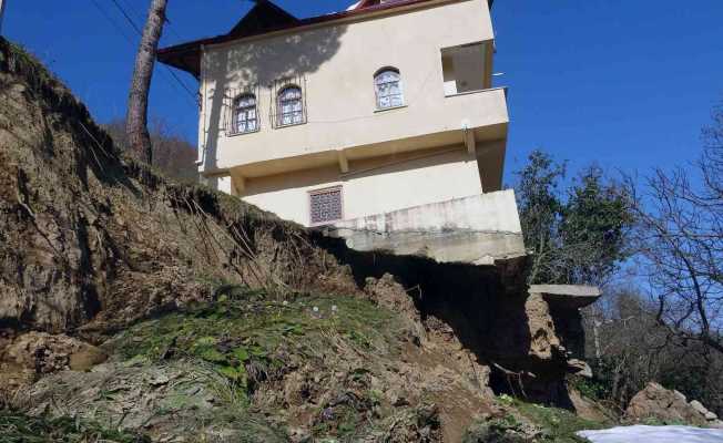 Giresun’da heyelan nedeniyle köylüler tedirgin