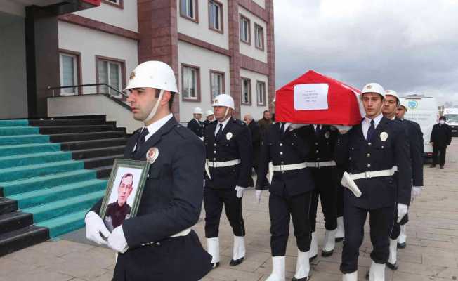 Görevde kalp krizi geçiren polisin naaşı Antalya’ya gönderildi