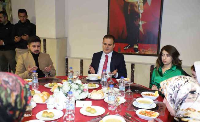 Hakkari Valisi Akbıyık, şehit aileleriyle bir araya geldi