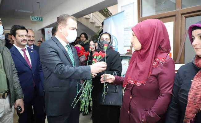 Hakkari’de 8 Mart Dünya Kadınlar Günü etkinliği büyük ilgi gördü