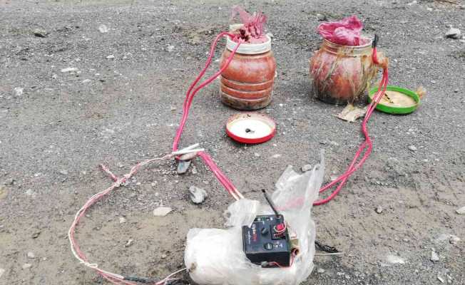 Hakkari’de köy yolunda EYP ele geçirildi