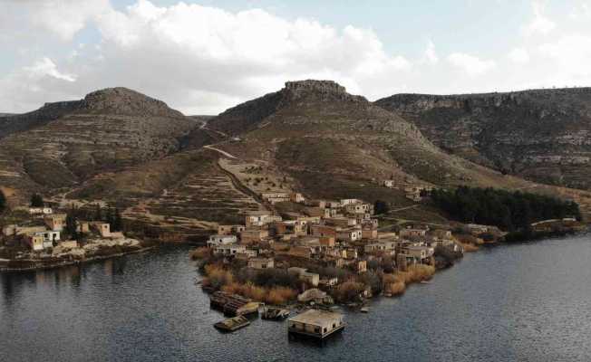 Halfeti’de 2 bin yıllık tarihi olan batık mahalle turizme kazandırılıyor