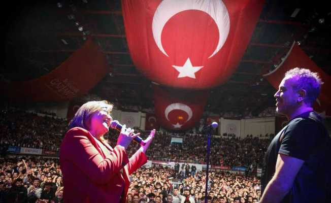 Haluk Levent Gaziantep’te hayranları ile buluştu