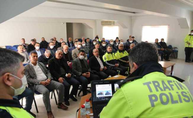 Hatay’da traktör sürücülerine eğitim verildi