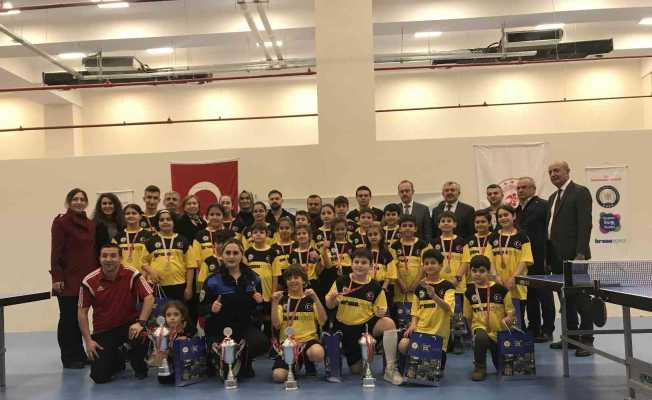 “Hayata Renk Verelim” projesinde başarı gösteren sporculara ödülleri verildi