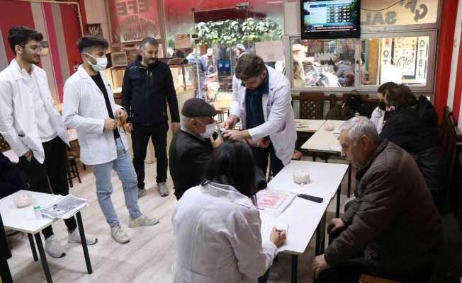 Hemşire adaylarından ücretsiz sağlık taraması ve eğitimi