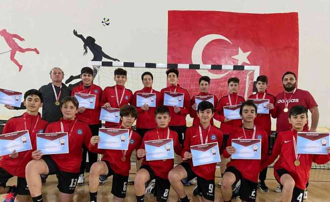 Hentbol yıldız erkeklerde Türdü, finallere kaldı