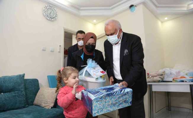 "Hoş Geldin Bebek" projesi ailelerin yüzünü güldürüyor