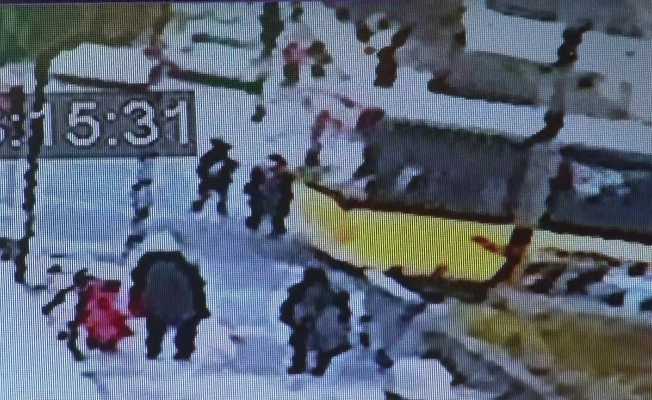 İETT otobüsünün yayaya çarptığı an kamerada