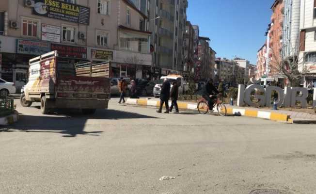 Iğdır’da şehir merkezinde güneş, yüksek kesimlerde kar yağışı ve tipi etkili oluyor