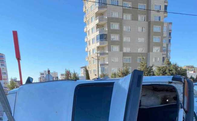 İki otomobil çarpıştı: 1 yaralı