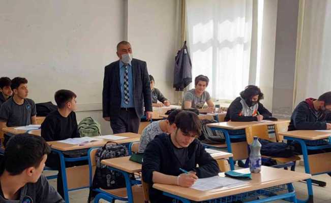 İmam hatip lisesi öğrencilerine mesleki sınav yapıldı