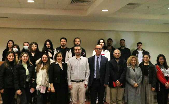 İşadamları deneyimlerini Üniversiteli gençlerle paylaşıyor