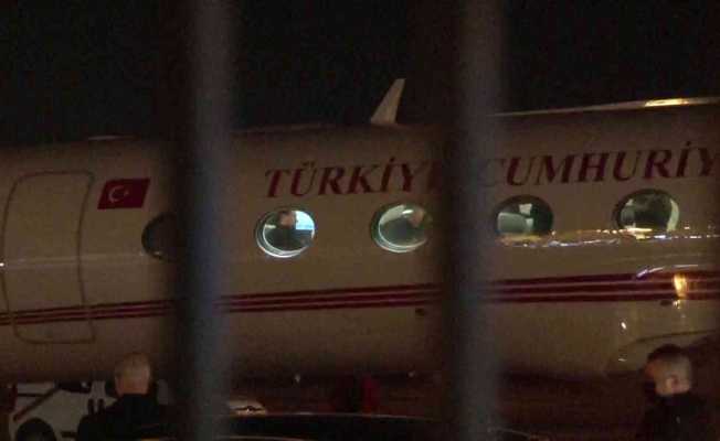 İstanbul’da gerçekleşecek Rusya-Ukrayna müzakerelerine katılacak Ukrayna heyetini taşıyan uçak Atatürk Havalimanı’na iniş yaptı.