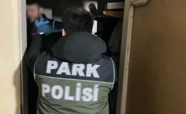 İstanbul’da nefes kesen uyuşturucu operasyonu: Gitardan esrar, yem çuvalından silah çıktı