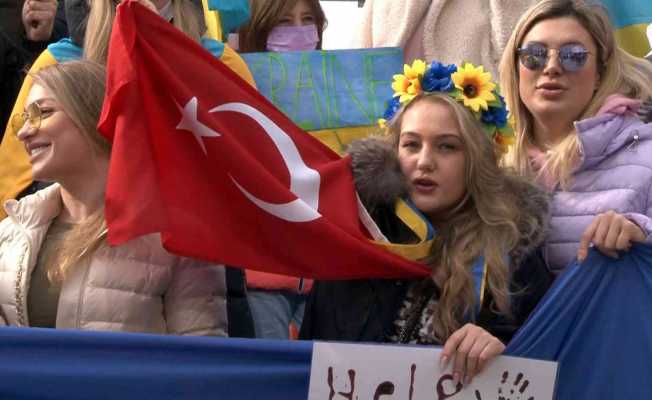 İstanbul’daki Ukraynalıların savaş karşıtı eylemleri sürüyor