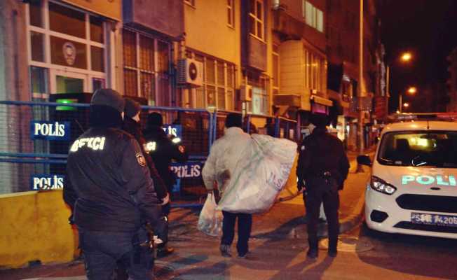 Kablo çalarken bekçilere yakalandı, kendisini görüntüleyen gazeteciye de, "Sen nereden çıktın?" dedi