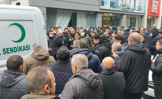 Kalp krizi geçiren sendikacıya acı veda