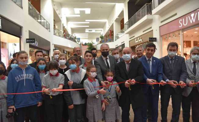’Kamu Fotoğrafçıları ve Çocuk Gözüyle Spil Dağı Milli Parkı’ sergisi açıldı
