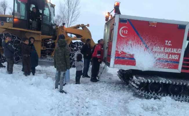 Kar ve tipi sürücülere zor anlar yaşattı