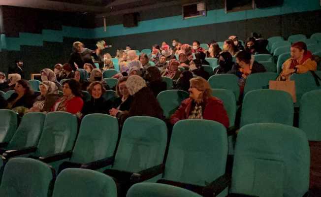 Karabük’te çiftçi kadınlar sinemada buluştu
