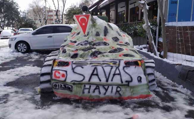 Kardan tank yapıp ’Savaşa hayır’ dediler
