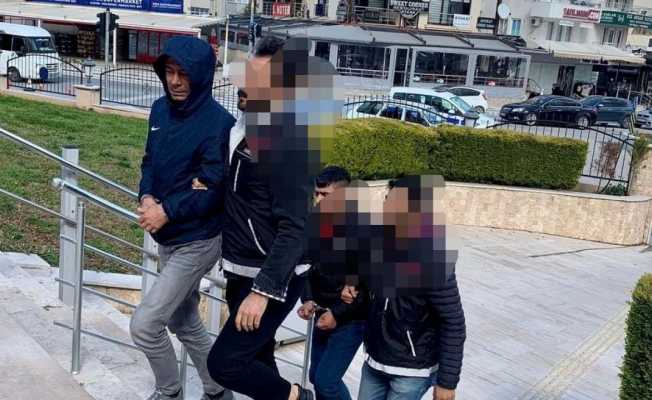 Kargo görevlisi kılığına giren polis, uyuşturucu tacirlerini kıskıvrak yakaladı