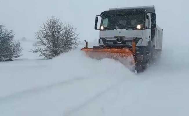 Kastamonu’da karın yollarını kapattığı 391 köye ulaşım sağlanamıyor