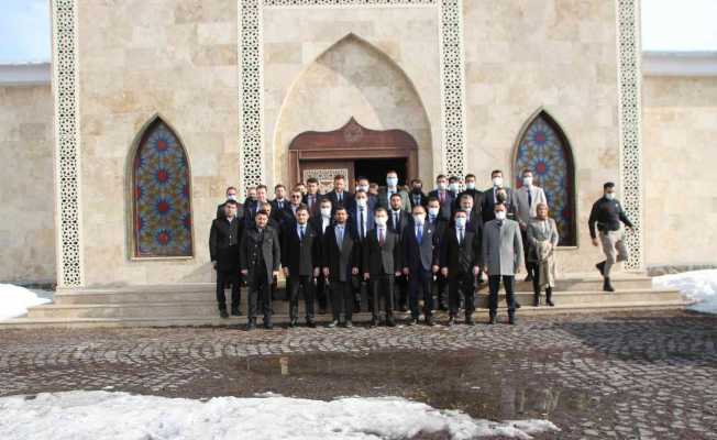 Kaymakam Demirer okul müdürleriyle bir araya geldi