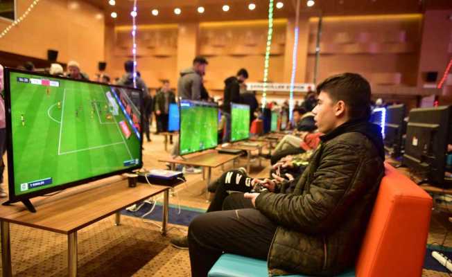 Kepez’de E-SPORFEST  başladı