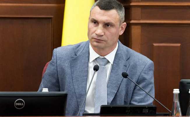 Kiev Belediye Başkanı Kliçko, kenti savunmak için hazırlıklara katıldı