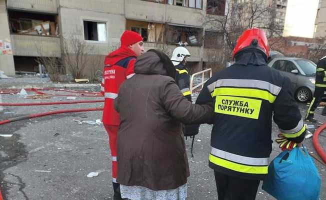 Kiev’de 16 katlı binaya roket isabet etti: 1 ölü, 3 yaralı