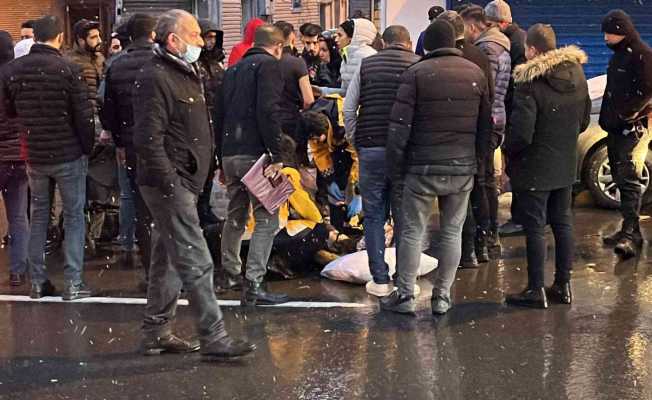 Kıskançlık krizine giren adam eşini darp etti