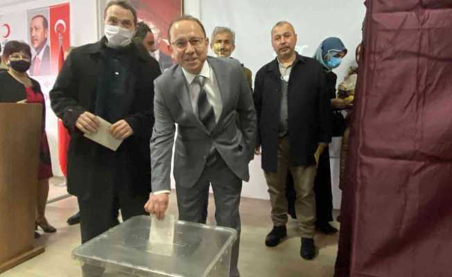 Kızılay’ın yeni başkanı Kanlı oldu
