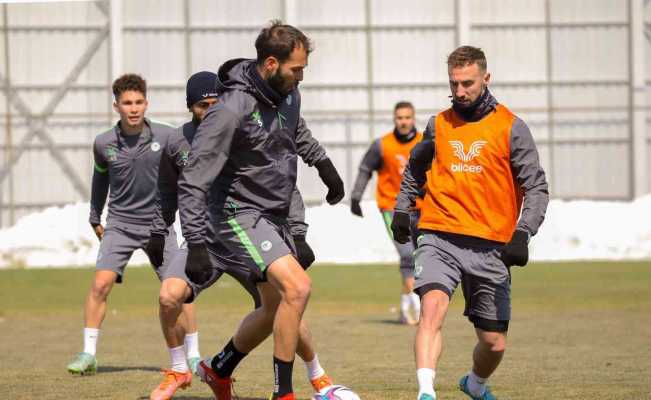 Konyaspor, Fenerbahçe maçı hazırlıklarına başladı